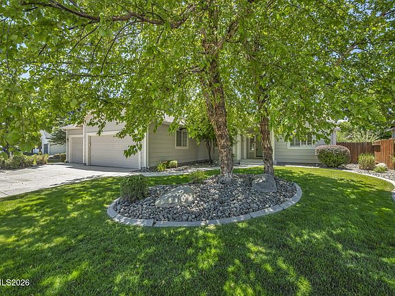 4th image of 1800 Bougainvillea Dr