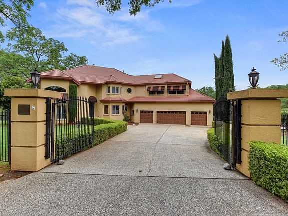 2nd image of 2129 Loch Way