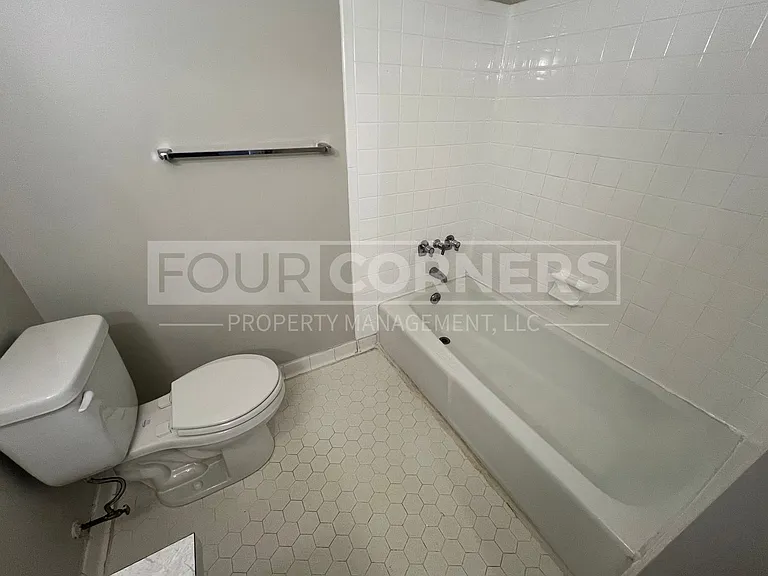 2401 Vanstory St #C — Photo 10