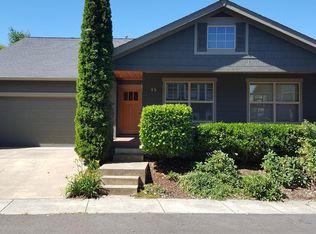 15 Logan Way, Talent, OR 97540