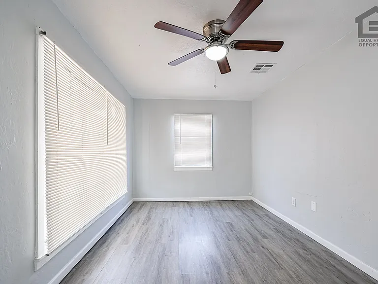 3315 E Cambridge Ave #1 — Photo 11
