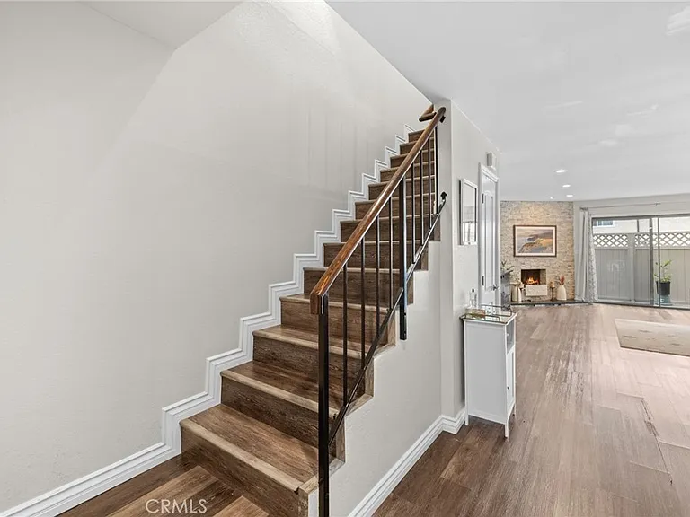 545 E Cypress Ave #F — Photo 6