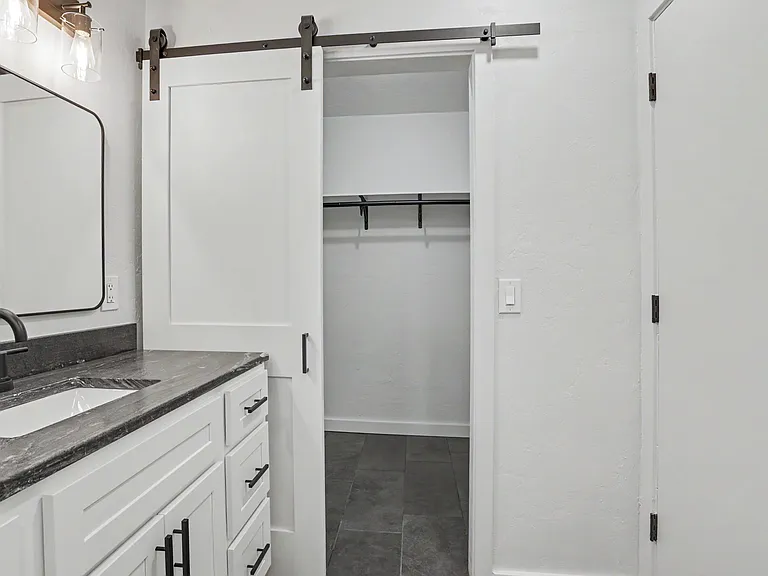 5900 N Ross Ave #2 — Photo 19