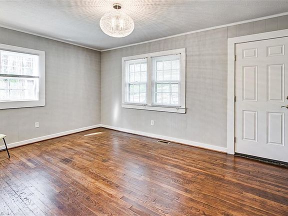 5th image of 1039 Robbins St