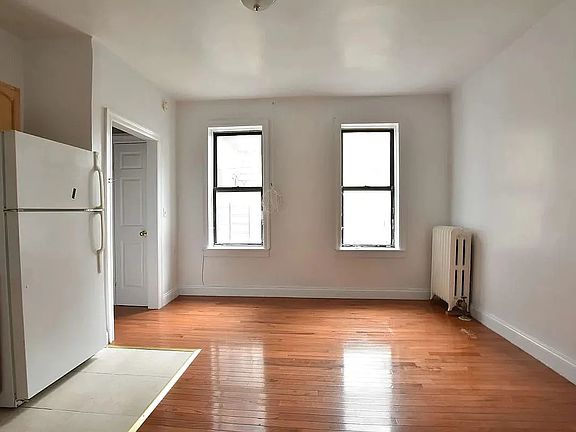 2nd image of 2704 Kingsbridge Ter APT D6