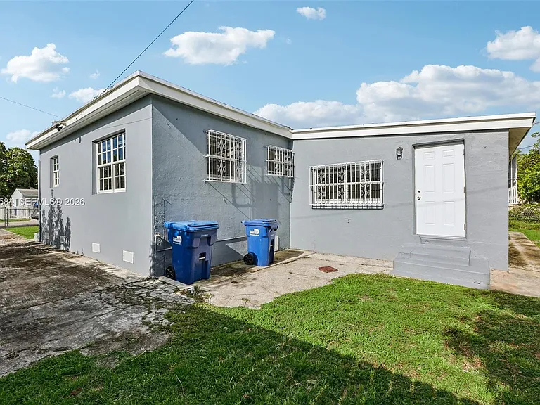 1045 NW 115th St — Photo 36