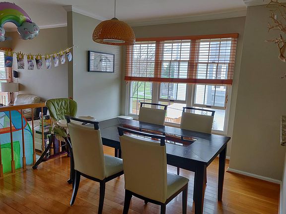 5th image of 44003 Falmouth Ct