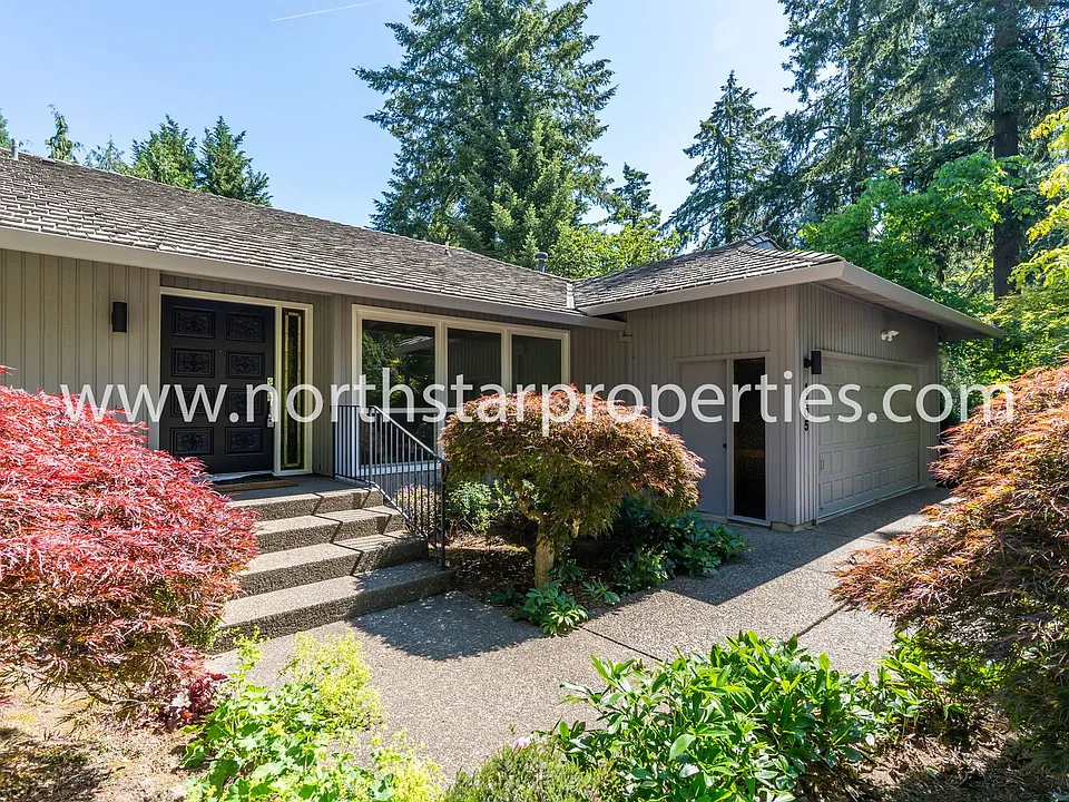 1405 Greentree Cir