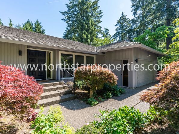 1405 Greentree Cir