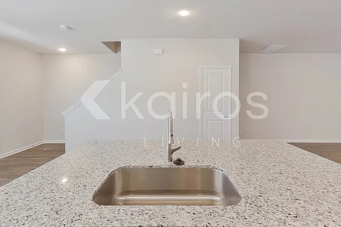 2431 Banyon Cir — Photo 9