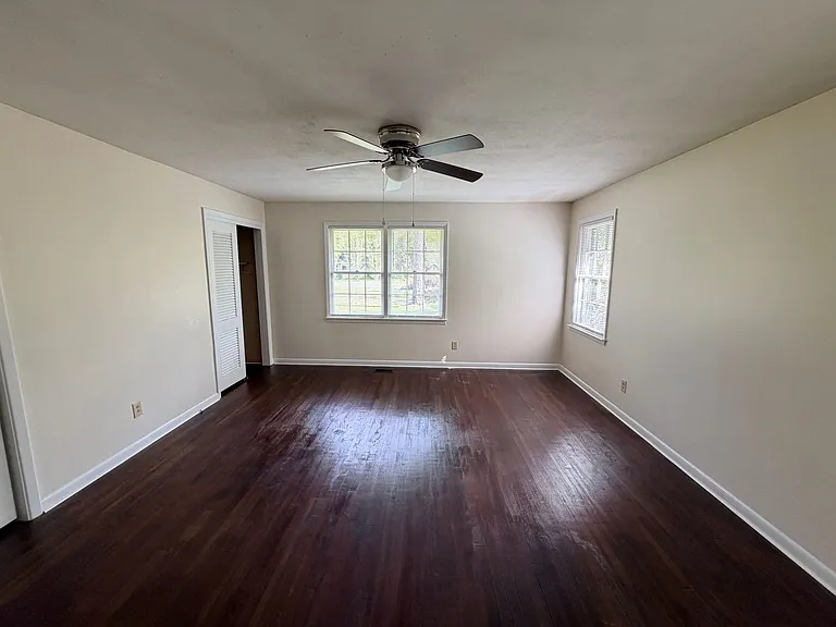 1002 W Alden Ave — Photo 18