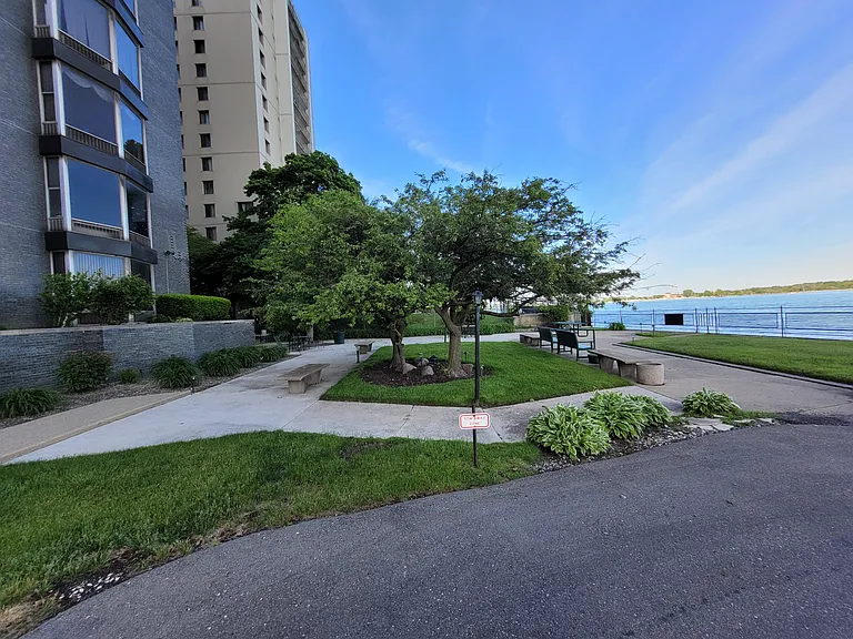 Shoreline East riverfront
