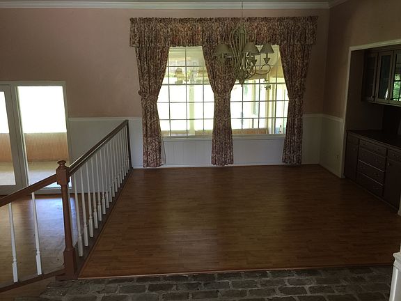 2nd image of 3513 Nelson Pl