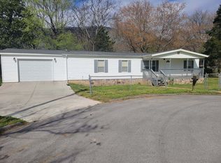 8403 Summers Park Ln, Soddy Daisy, TN 37379