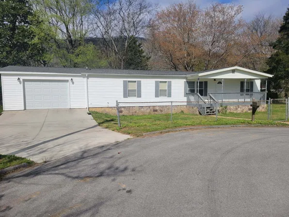 8403 Summers Park Ln, Soddy Daisy, TN 37379