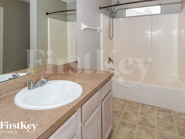 12658 Holly Springs Ct — Photo 11