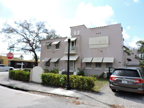 2nd image of 1800 Fillmore St APT A