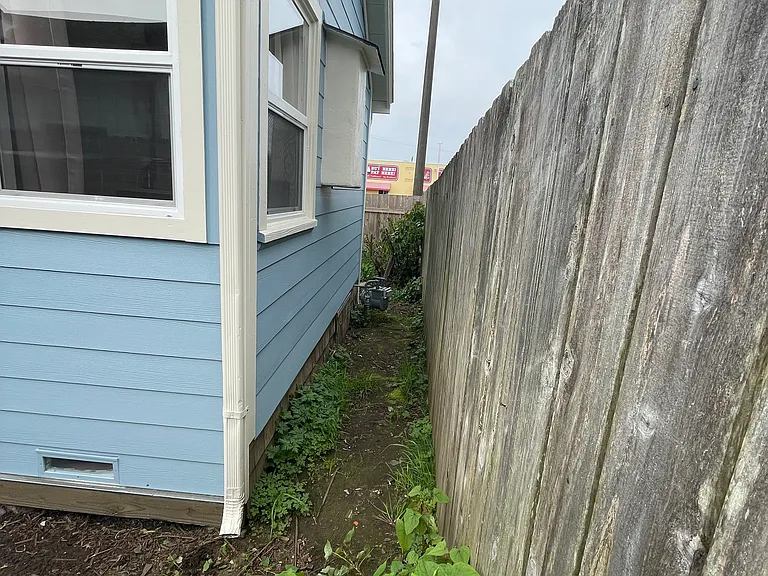 708 B St — Photo 30