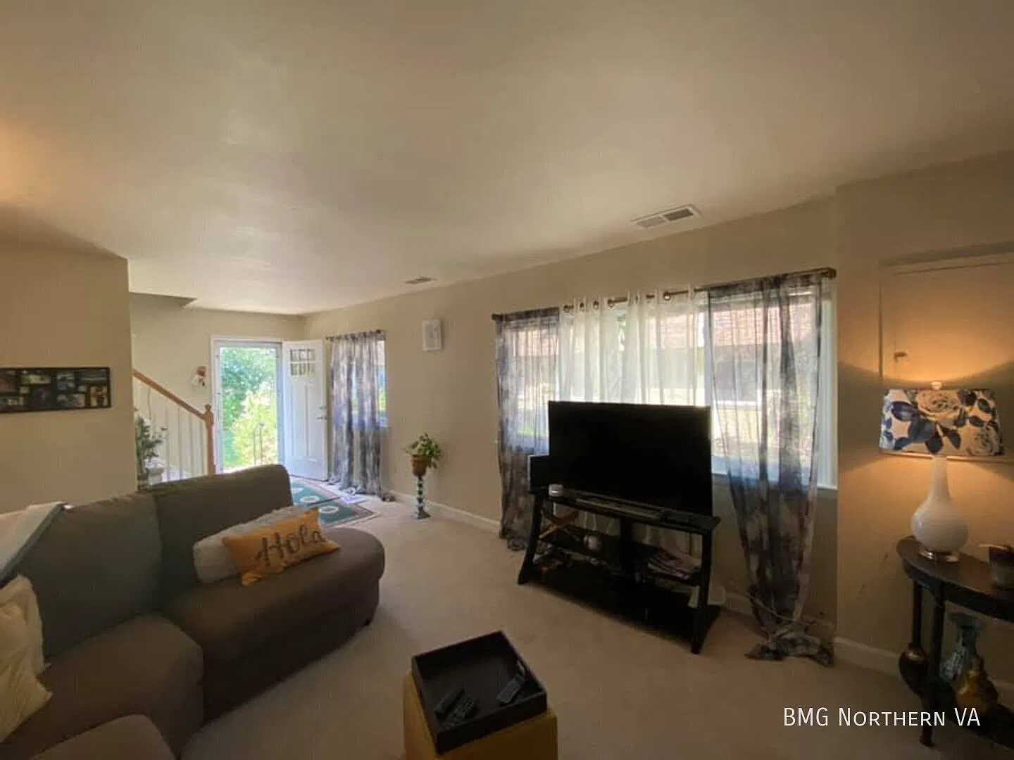 Beautiful 2-Level 3 Bedroom 2.5 Bathroom End Unit Townhome In Fantastic Sequoyah / Hybla Valley C... — Photo 4