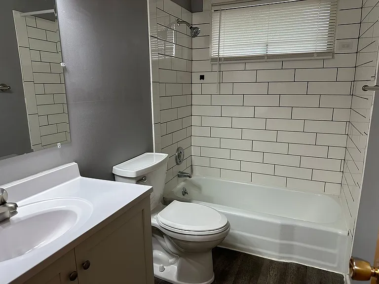 Homestead Apartments — Photo 9