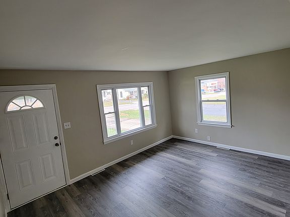 4th image of 4214 Lewis St