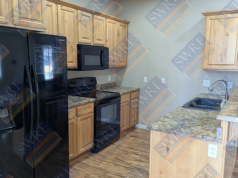 3913 Goshawk Dr — Photo 4