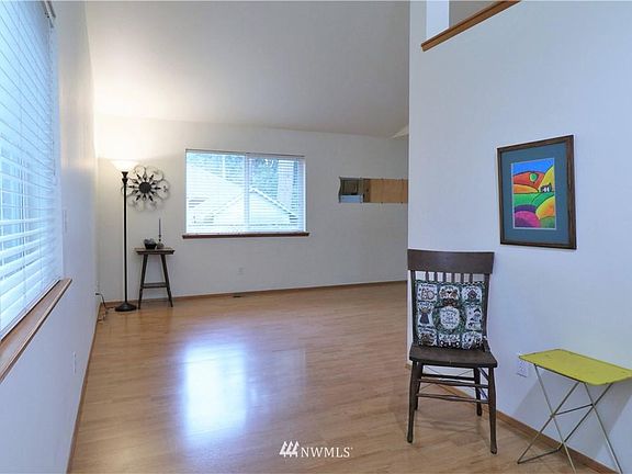 2nd image of 6253 Sunny Ln SE