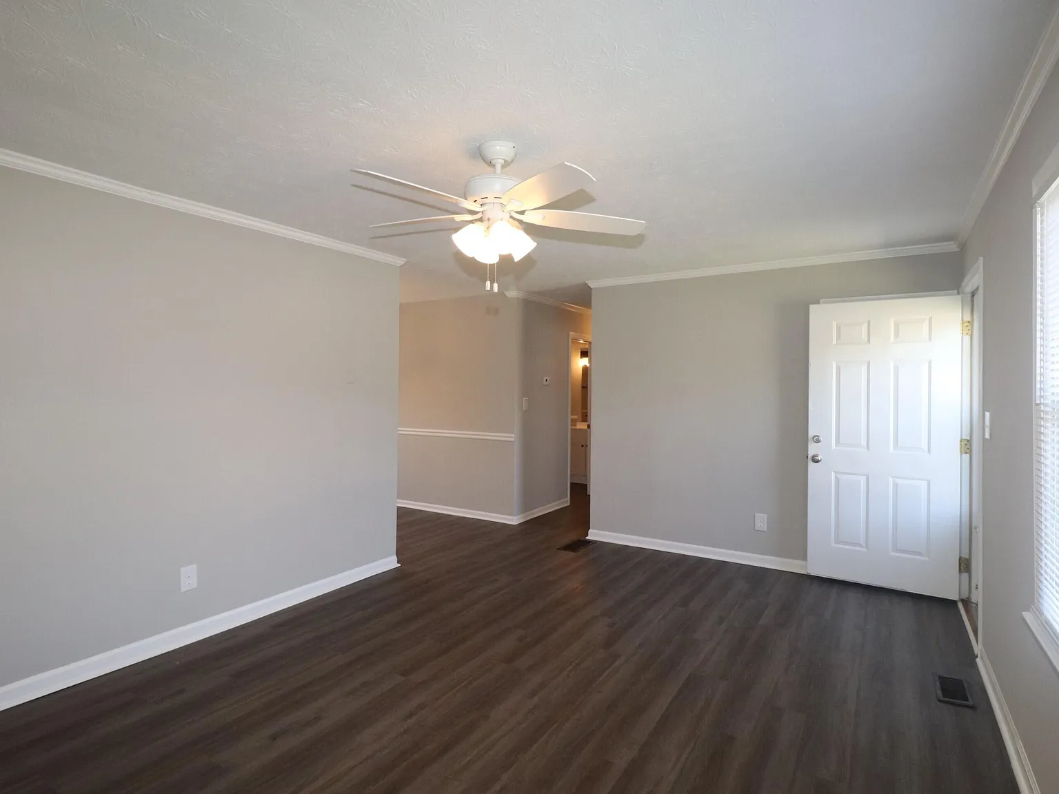 3 bed, 1.0 bath, 1188 sqft, $1,350 — Photo 4