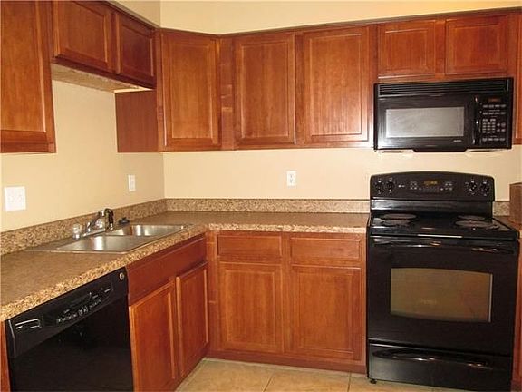 3rd image of 1744 Newport Pl APT D
