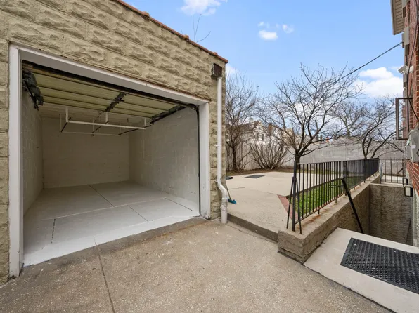 2657 East 21st Street image 1 of 10