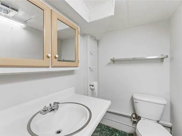 102 Overhill Rd, Providence, RI 02906