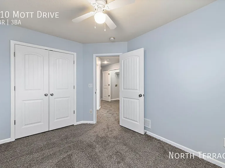 210 Mott Dr — Photo 9