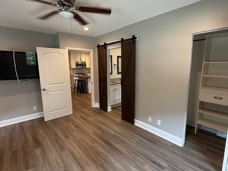 782 S Park Dr — Photo 3