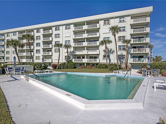 4th image of 4049 Ocean Dr APT 104