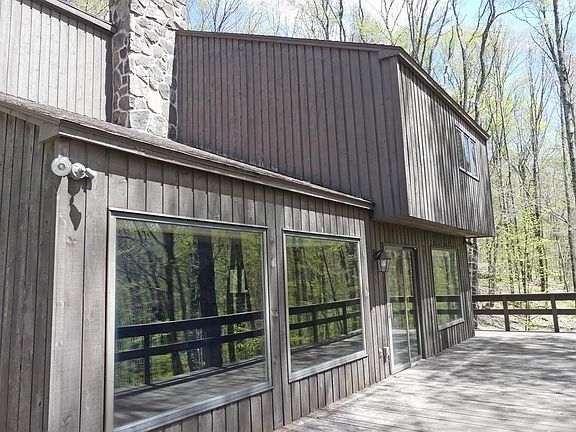 5th image of 610 Orchard Ln
