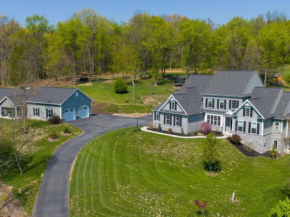 110 Pine Hill Rd, Enola, PA 17025