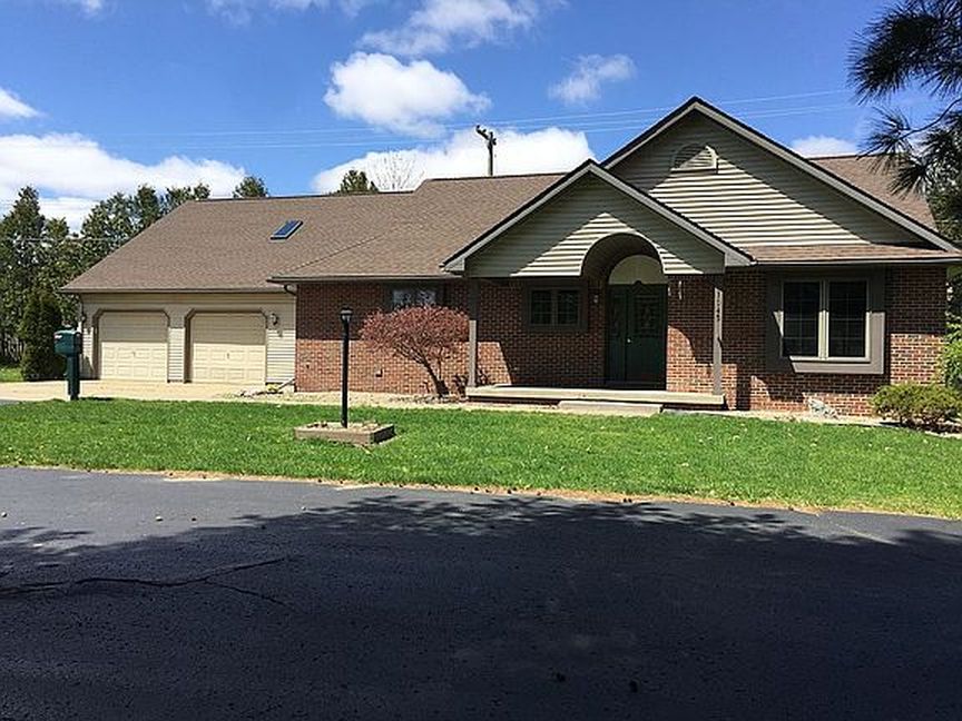 1045 Oak Ridge Ct - Property Image