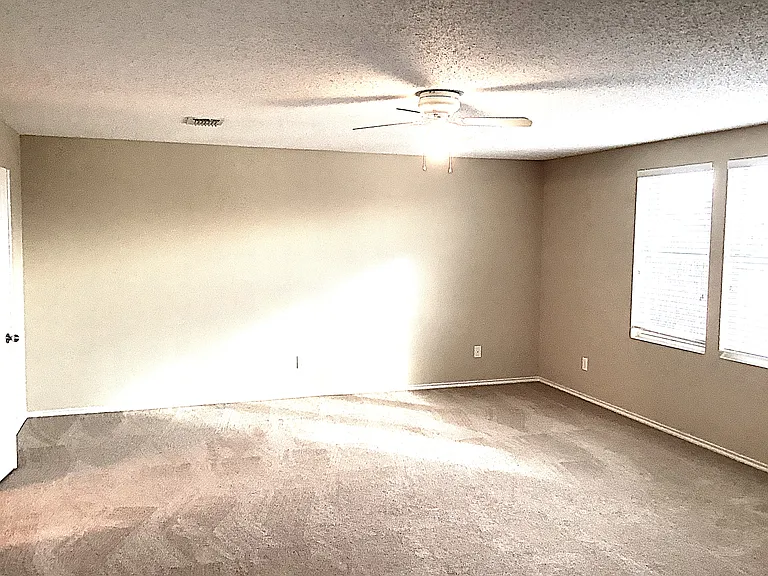 6108 Thackery Dr — Photo 9