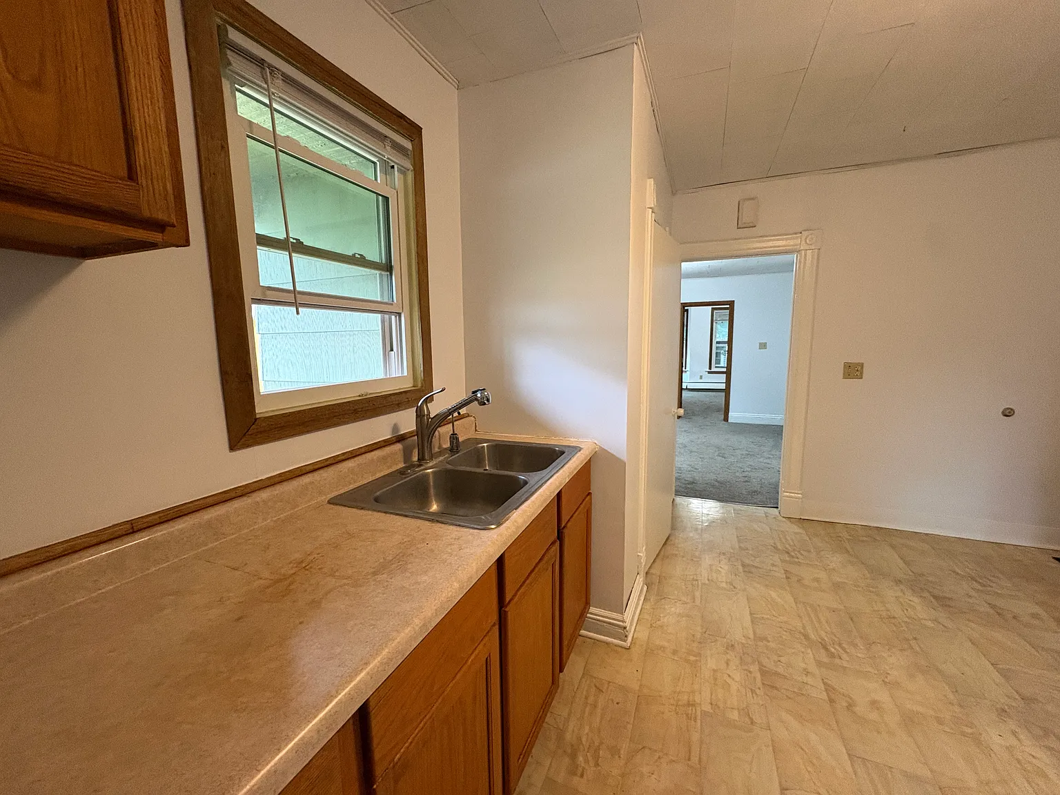 2 bed, 1009 sqft, $1,300 — Photo 3