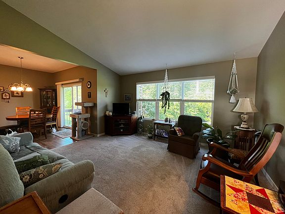 5th image of 885 Sunrise Ln NW