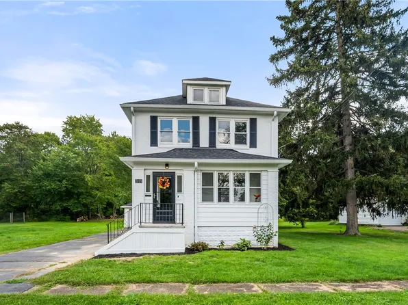 2019 Carolyn St, Hermitage, PA 16148