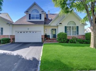 54 Constantine Way, Mount Sinai, NY 11766