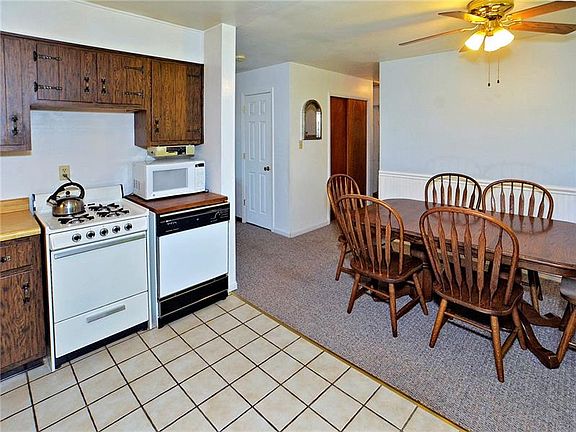 3rd image of 11 Brenda Ave