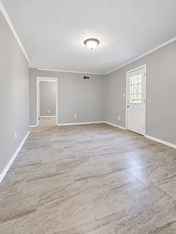 3 bed, 1.5 bath, 1064 sqft, $1,495 — Photo 3