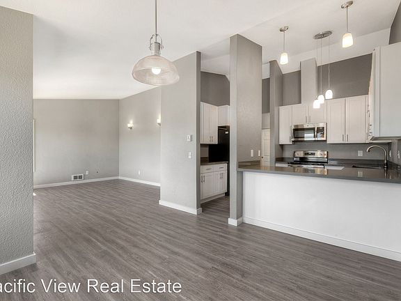 5th image of 2020 Waverly Pl N APT 9