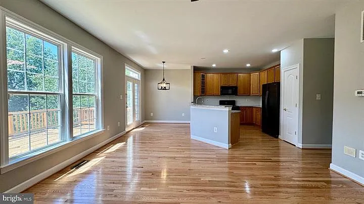 8915 Royal Hannah Ln — Photo 6