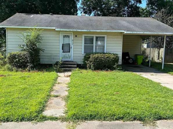 217 W 20th St, Stuttgart, AR 72160