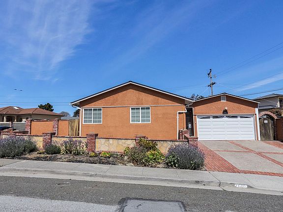 2nd image of 2480 Catalpa Way