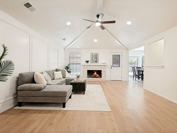 3rd image of 1113 Lawn Meadow Dr