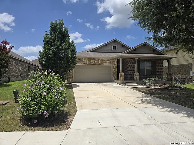 3 bed, 2.0 bath, 2177 sqft, $2,000 — Photo 2